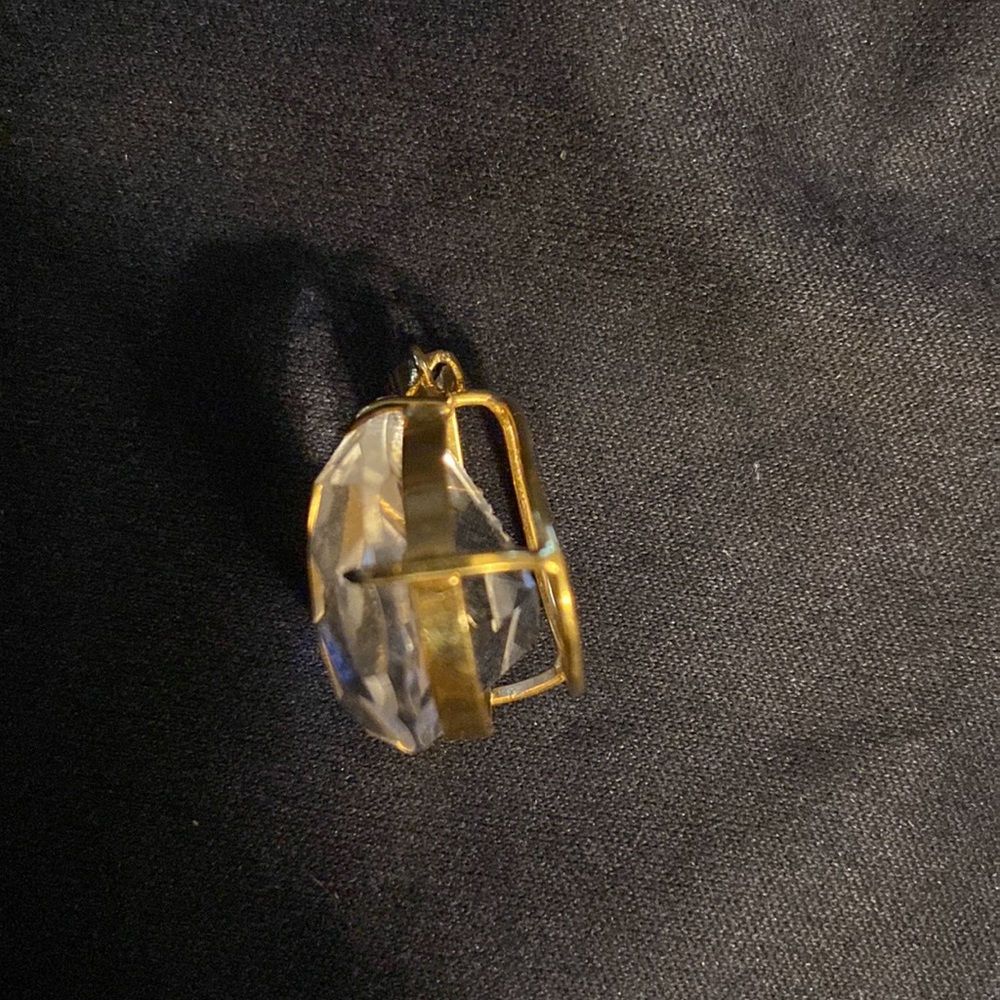 Teardrop pendant set in goldtone - Picture 2 of 3